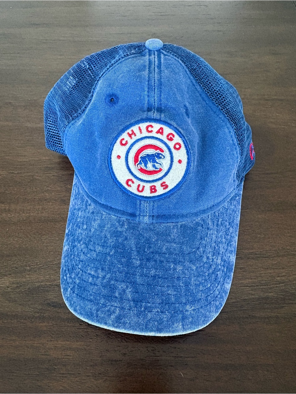Women’s Chicago Cubs Mesh-Back Cap